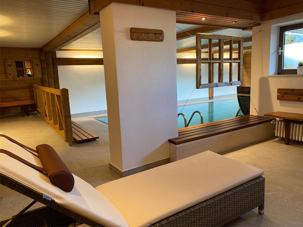 Haus Jaeger Ferienwohnungen Mit Indoor-Pool Inkl. Chiemgaukarte ルーポルディング エクステリア 写真