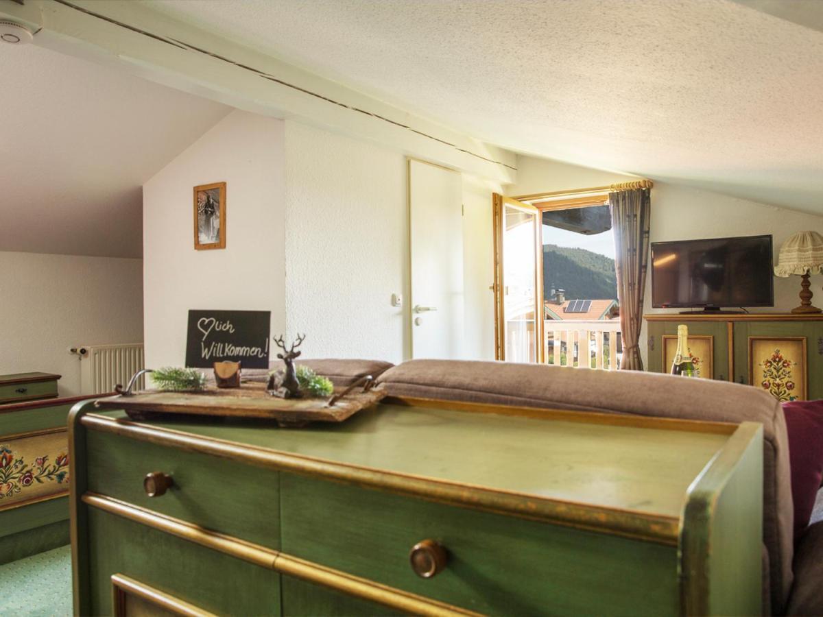 Haus Jaeger Ferienwohnungen Mit Indoor-Pool Inkl. Chiemgaukarte ルーポルディング エクステリア 写真