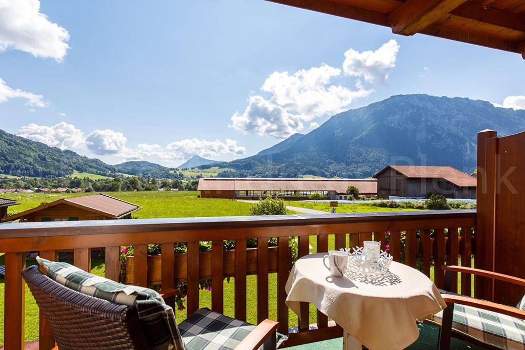 Haus Jaeger Ferienwohnungen Mit Indoor-Pool Inkl. Chiemgaukarte ルーポルディング エクステリア 写真