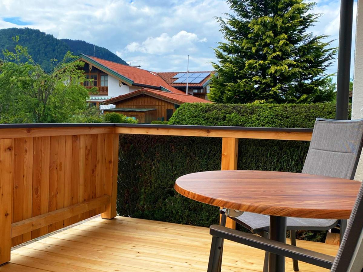 Haus Jaeger Ferienwohnungen Mit Indoor-Pool Inkl. Chiemgaukarte ルーポルディング エクステリア 写真
